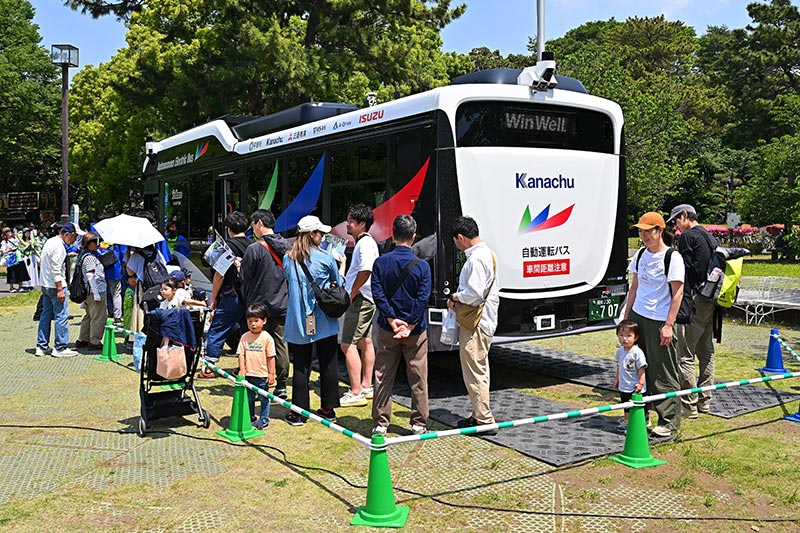 EV自動運転バス展示3